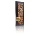 chocoMe Valrhona 32% szőkecsokoládé, só, fekete szezámmag, mandula